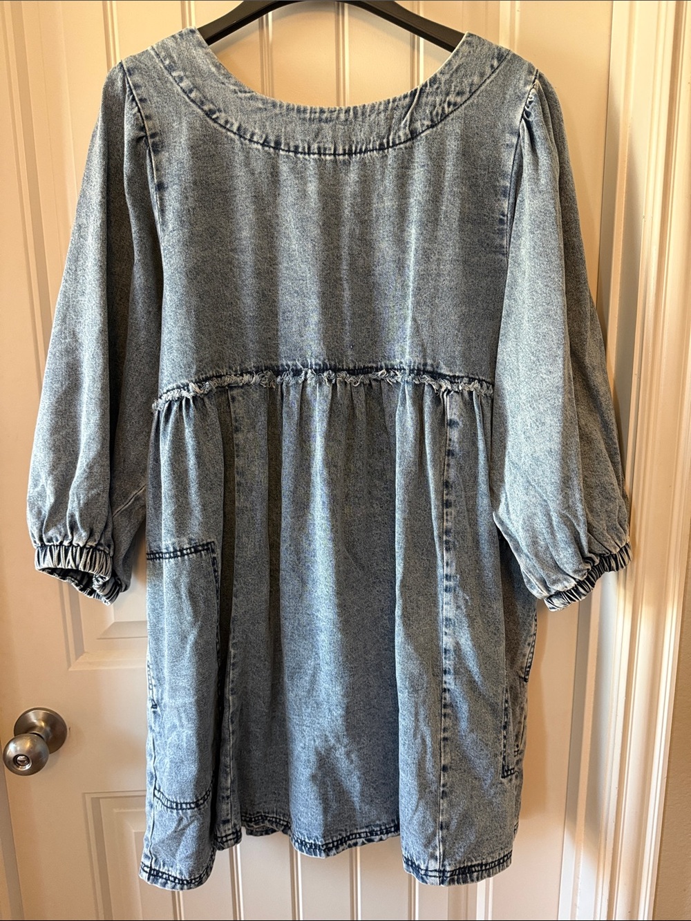 Light Blue Denim Dress with Puffed Sleeves 1X